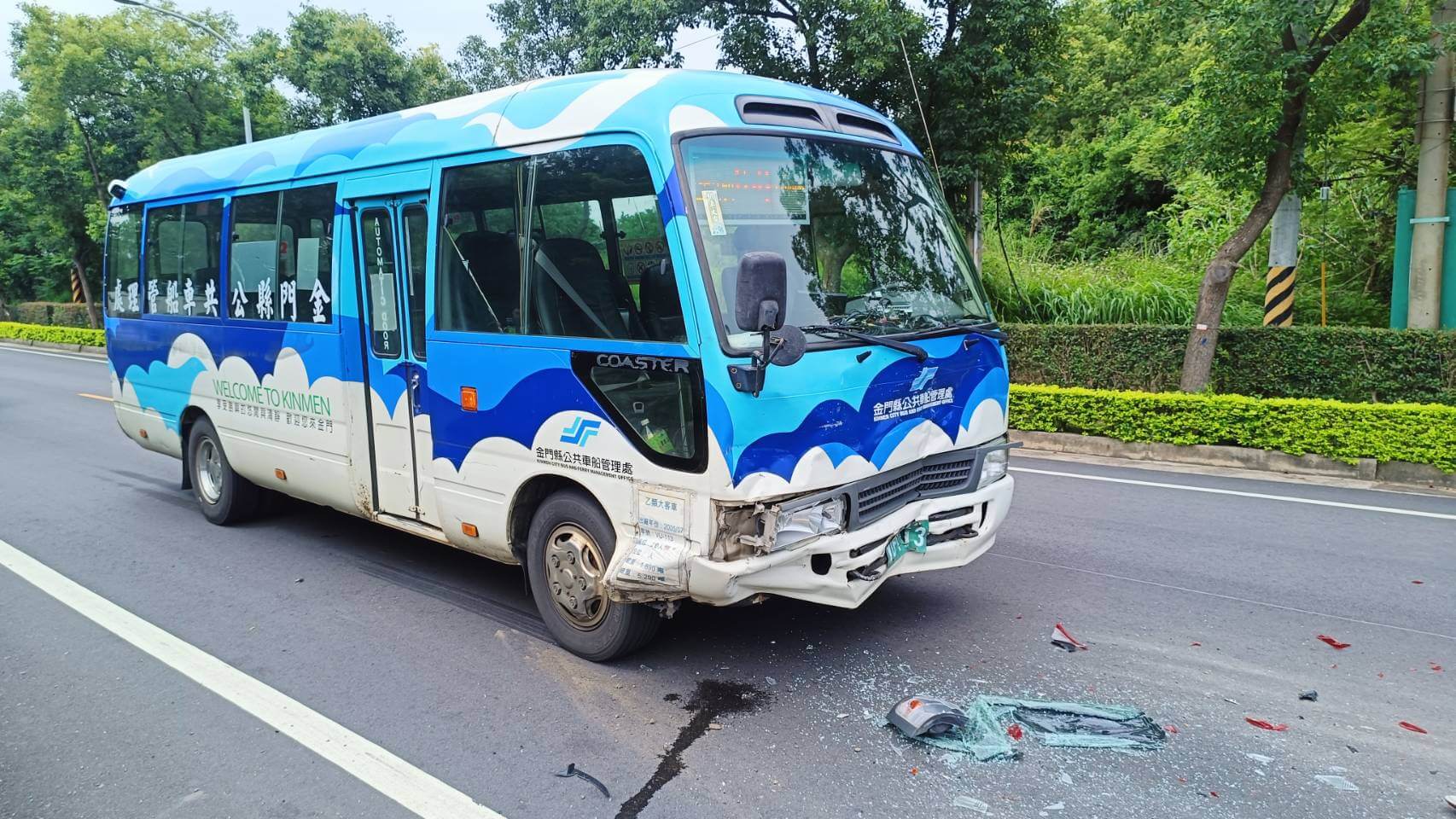 金門連環車禍!公車司機恍神直撞三台車