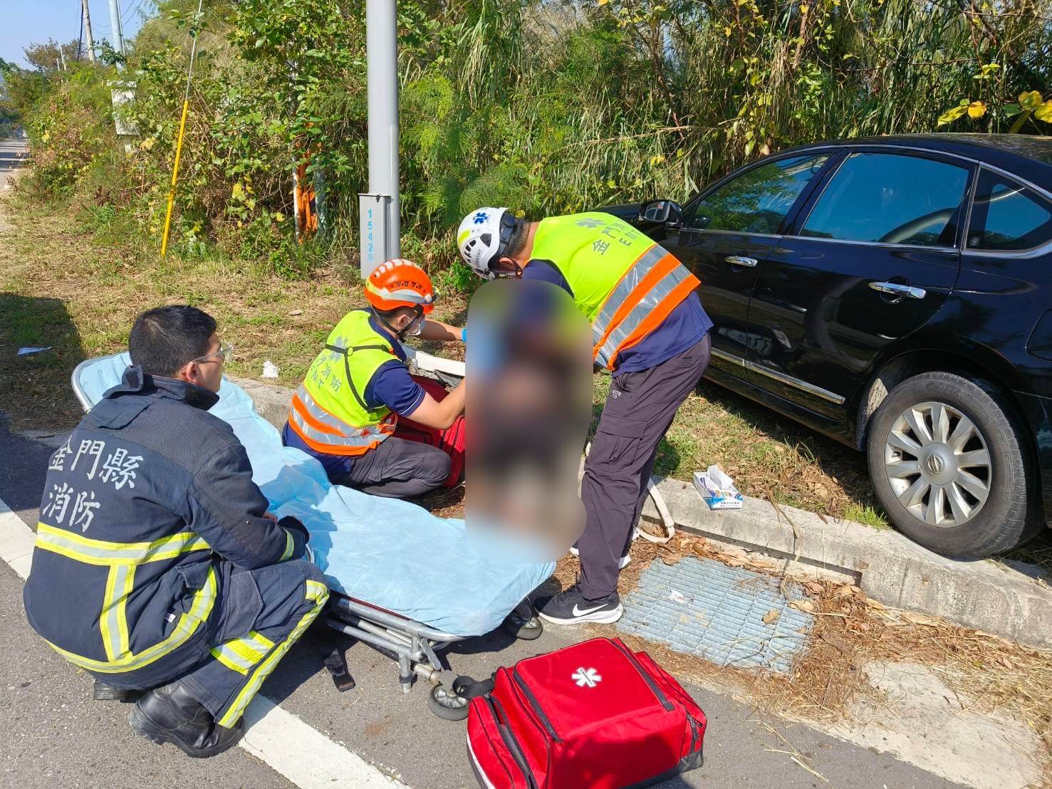 搶快!金門 兩車對撞 4傷一人昏迷送醫