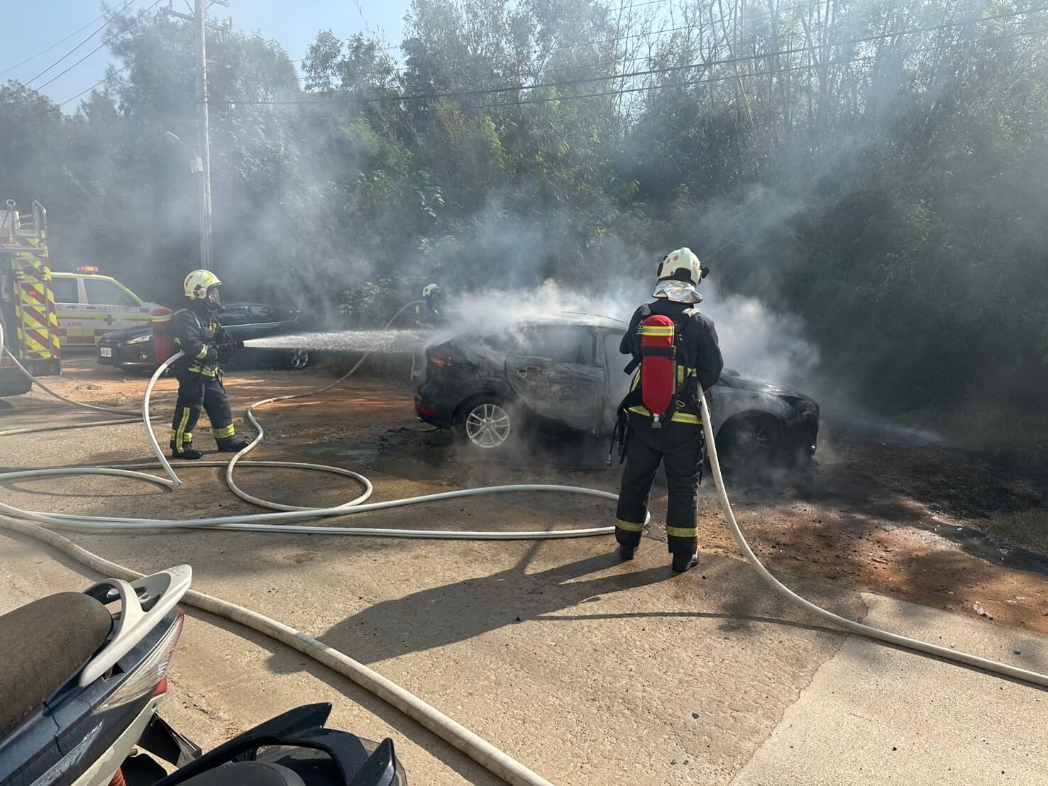 金門大學路汽車火警－消防局火速救援