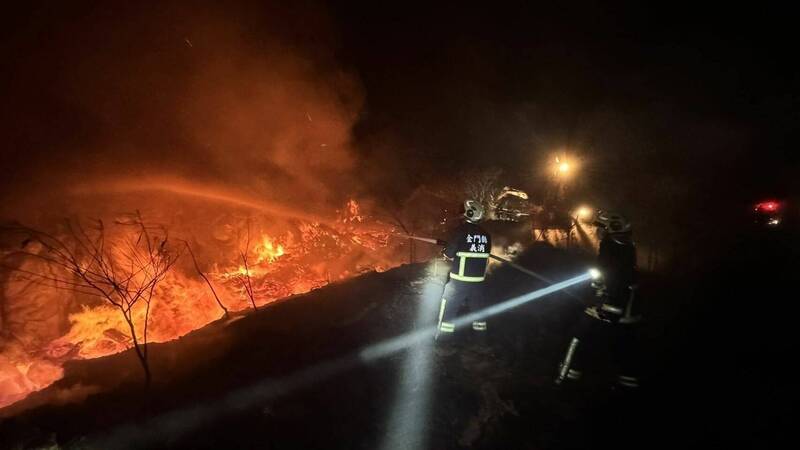 竊嫌偷電纜焚燒引發林地大火 湖警逮捕兩嫌遭預防性羈押。