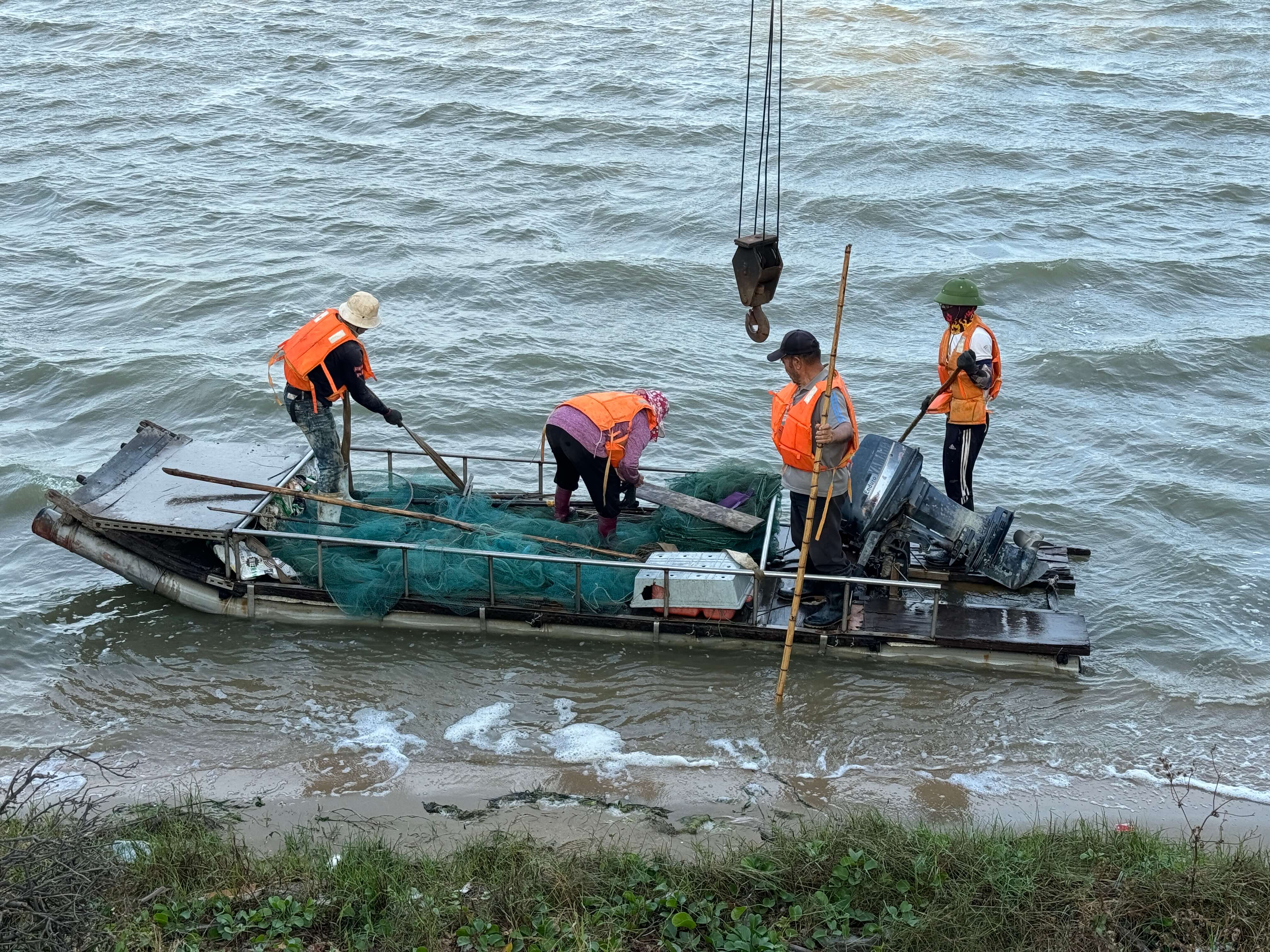 維護慈湖濕地生態環境  金管處藻類清除及移除非法漁網