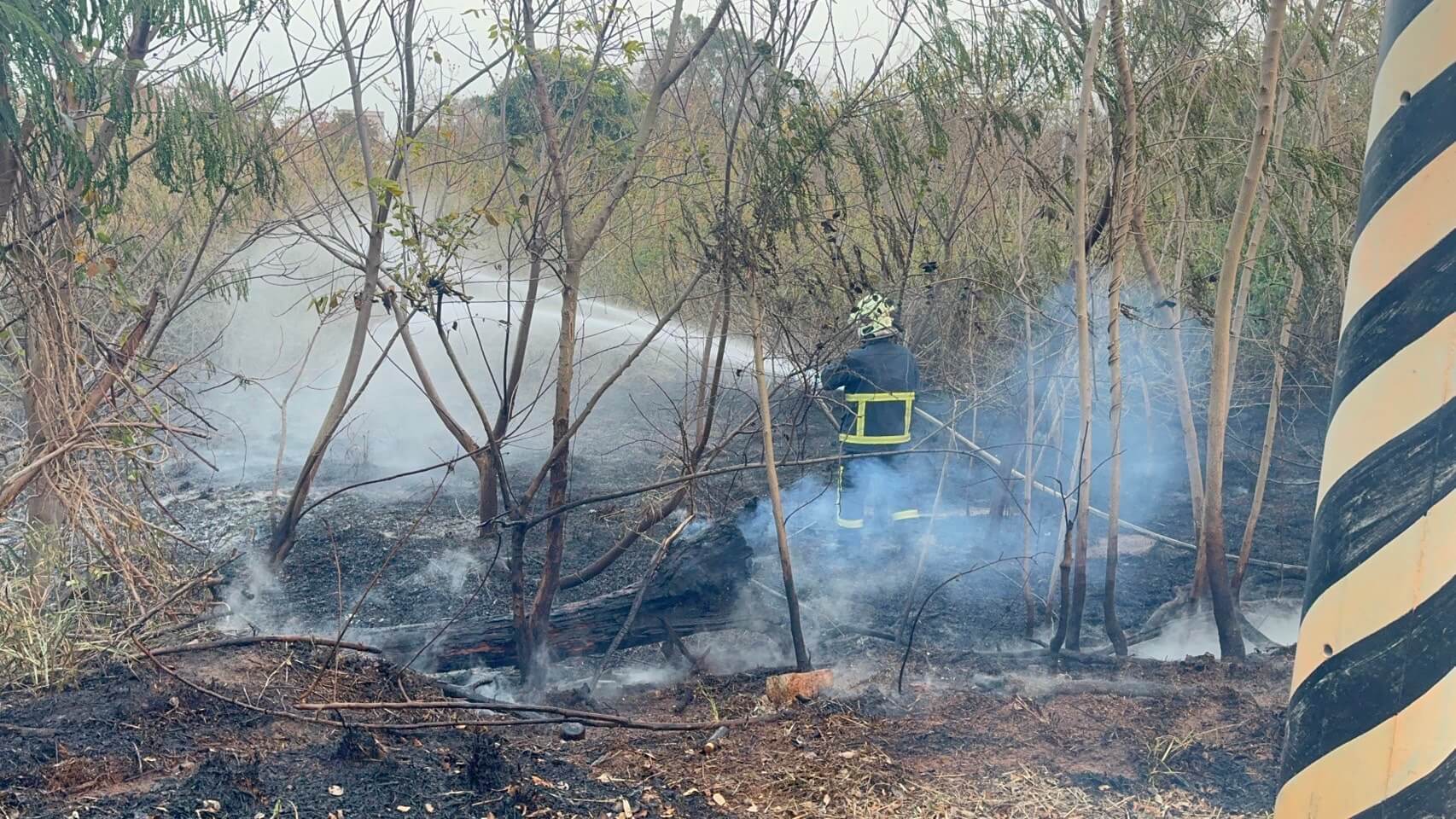 一天五起雜草火警  金門警消疲於奔命救災